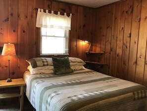 Classic Cabin, Refrigerator & Microwave (Cabin 5) | Individually decorated, individually furnished, desk, laptop workspace - Cedar Ridge Cabins (Honor)