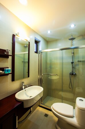Apartment, 3 Bedrooms | Bathroom