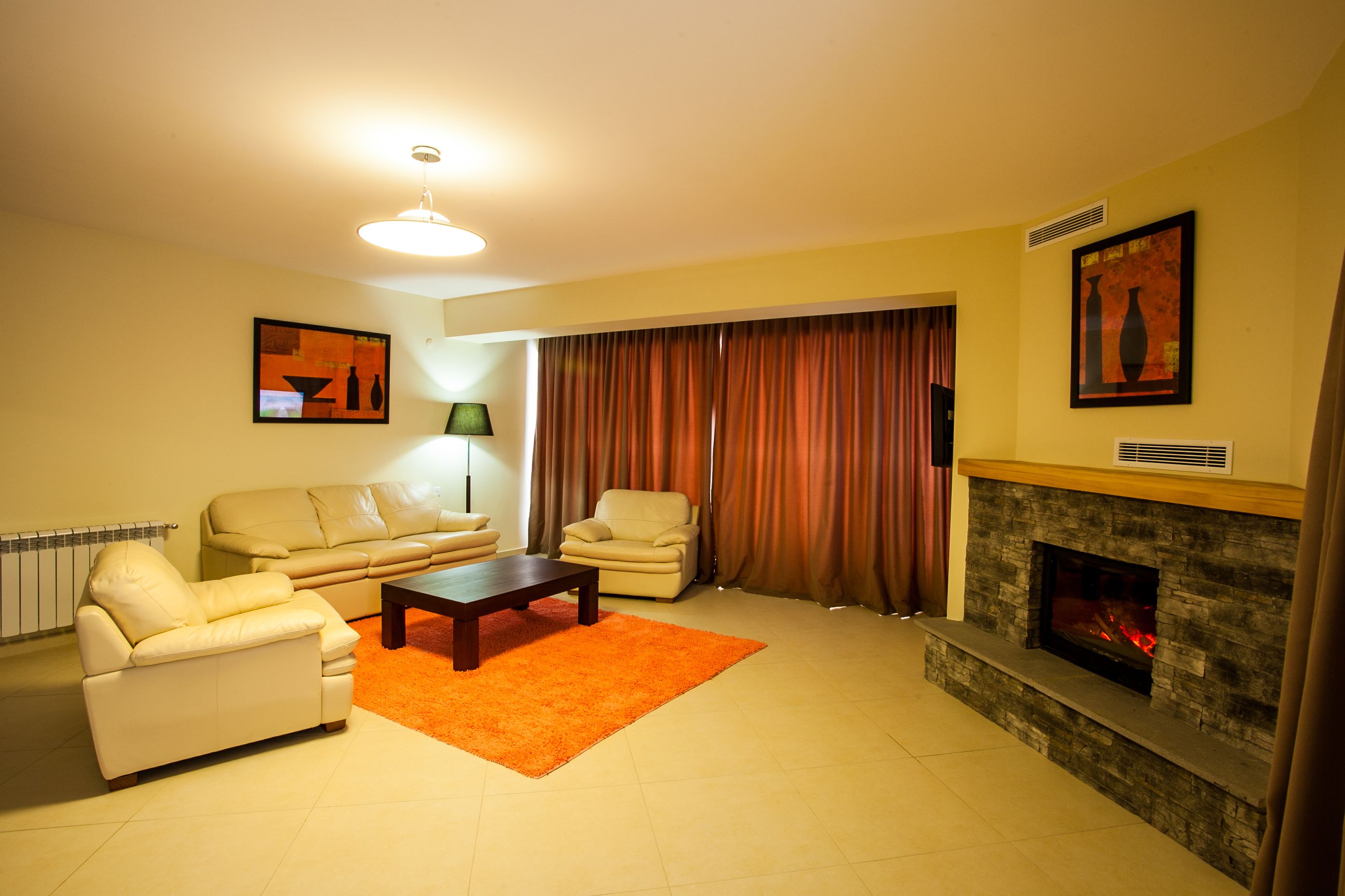 Apartment, 3 Bedrooms | Living room | Plasma TV, fireplace, DVD player