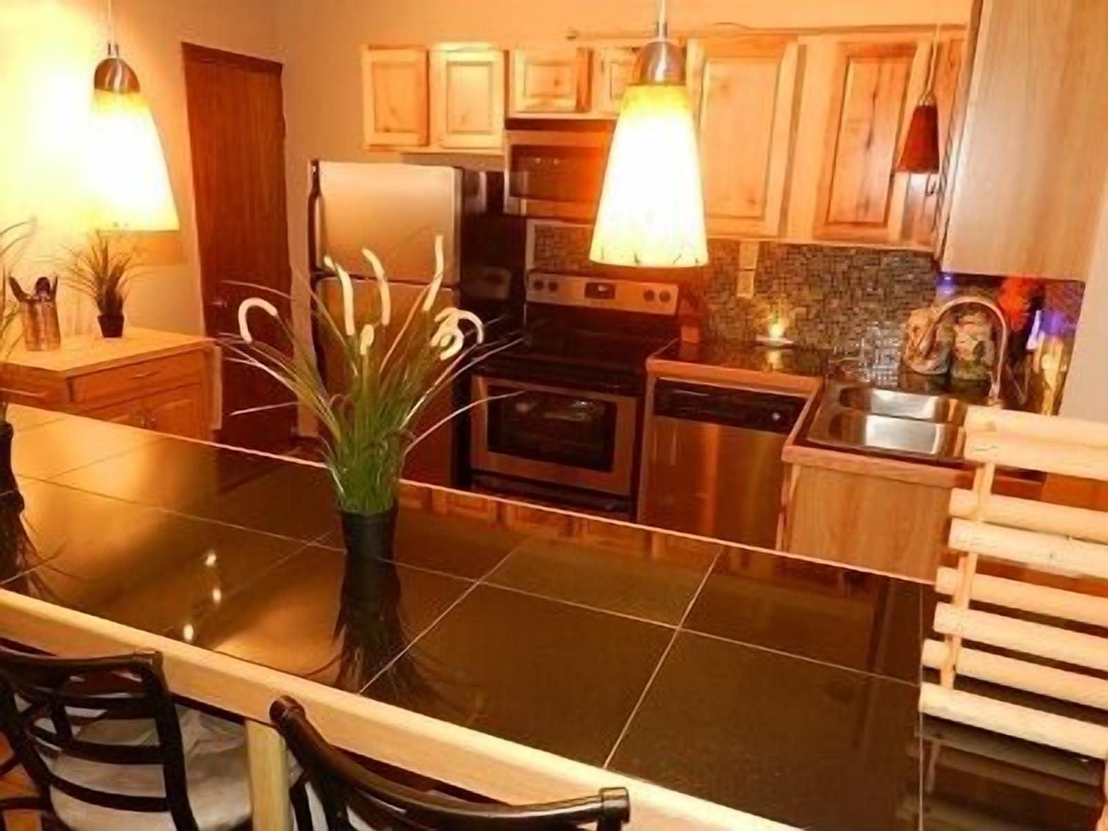 Standard Apartment, 2 Bedrooms, Kitchen (Unit 2) | Living room | Flat-screen TV