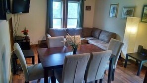 Standard Apartment, 3 Bedrooms, 2 Bathrooms (Unit 4) | Living area