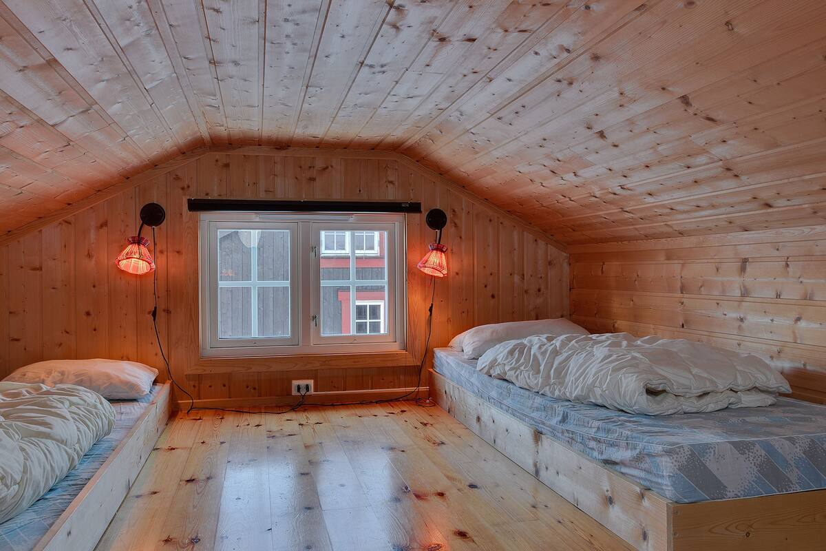 cabin, 3 bedrooms (10 persons) | pillow-top beds, iron/ironing board, free wifi