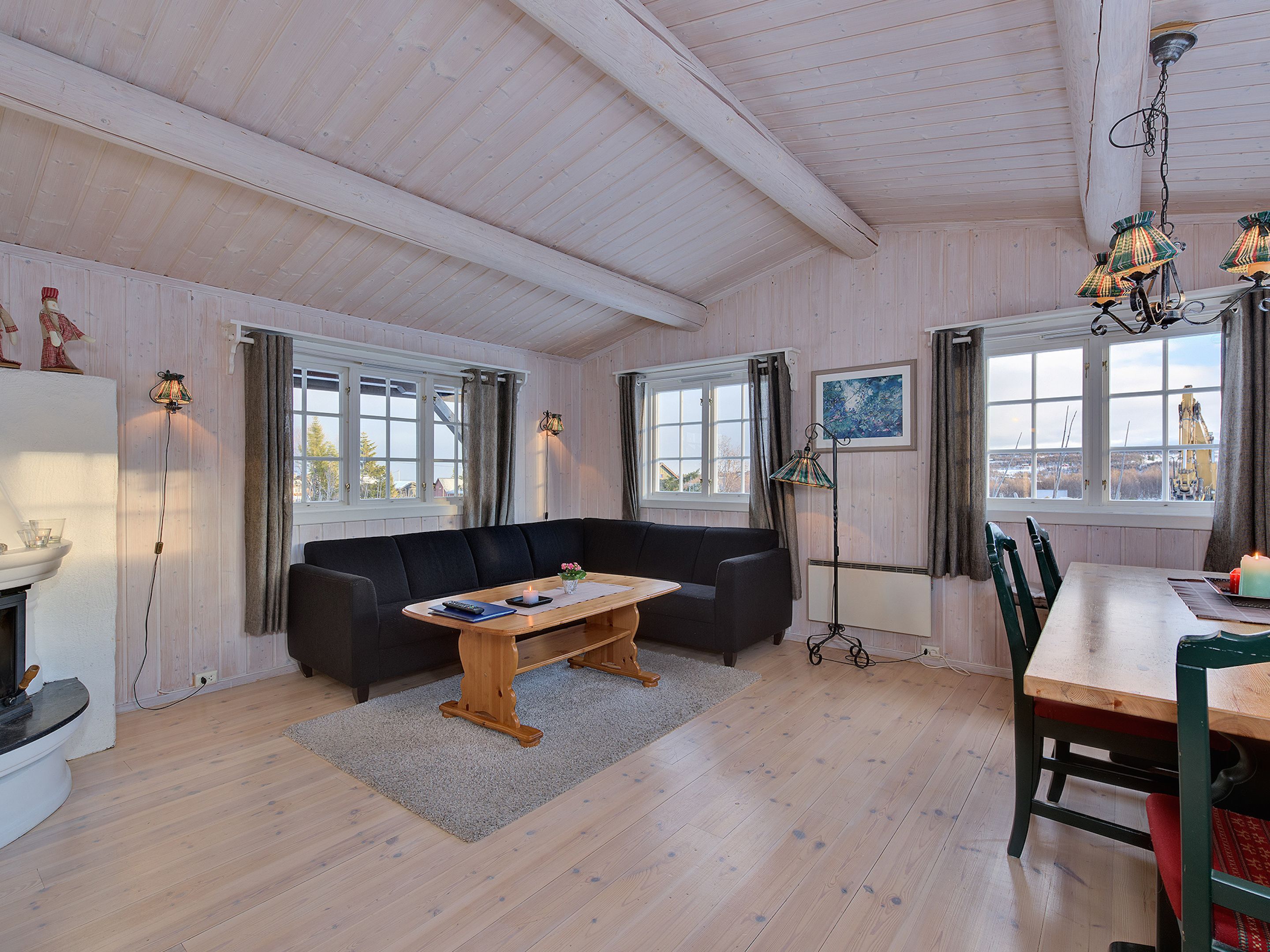 32-inch flat-screen tv with cable channels, tv