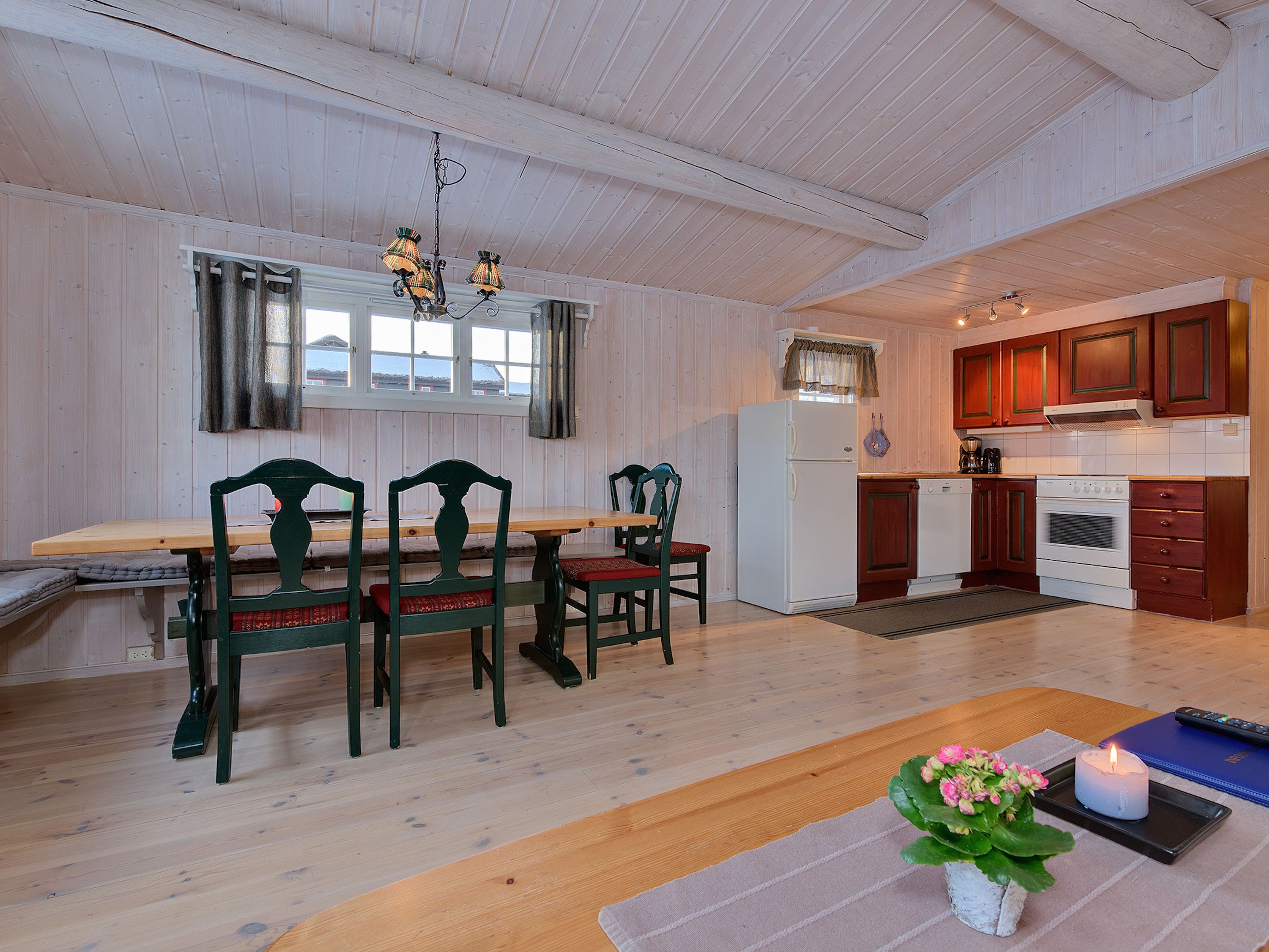 32-inch flat-screen tv with cable channels, tv