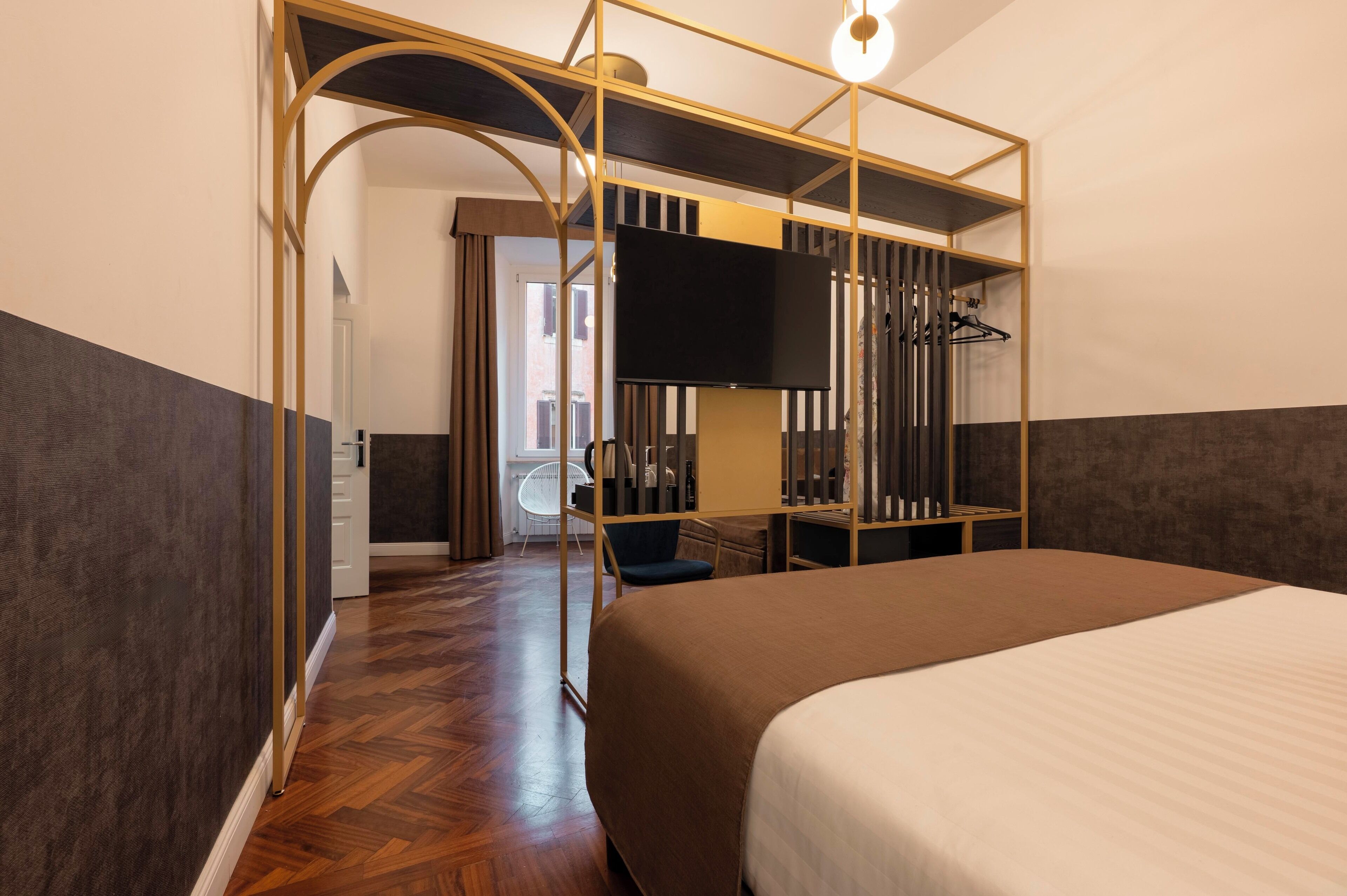 Juniorsvit | Sängtillbehör av högsta kvalitet och minibar