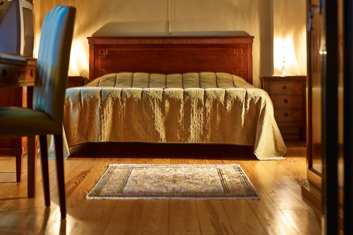 Habitación doble Confort | Escritorio, tabla de planchar con plancha y cunas gratuitas