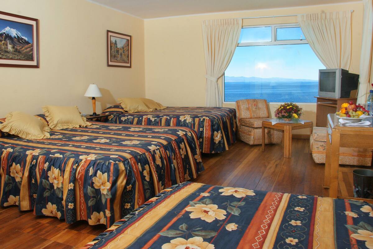 In-room safe, desk, free WiFi