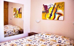 1 bedroom, in-room safe, desk, blackout curtains