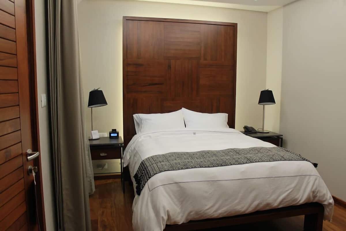 Deluxe Room, 1 Queen Bed (Mijtotilis) | Premium bedding, down comforters, pillowtop beds, in-room safe