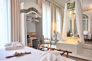 Deluxe Double Room | 1 bedroom, premium bedding, down comforters, minibar