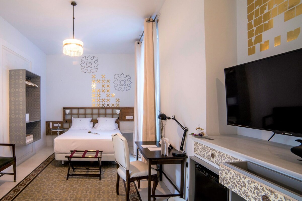 Premium bedding, down comforters, Select Comfort beds, minibar