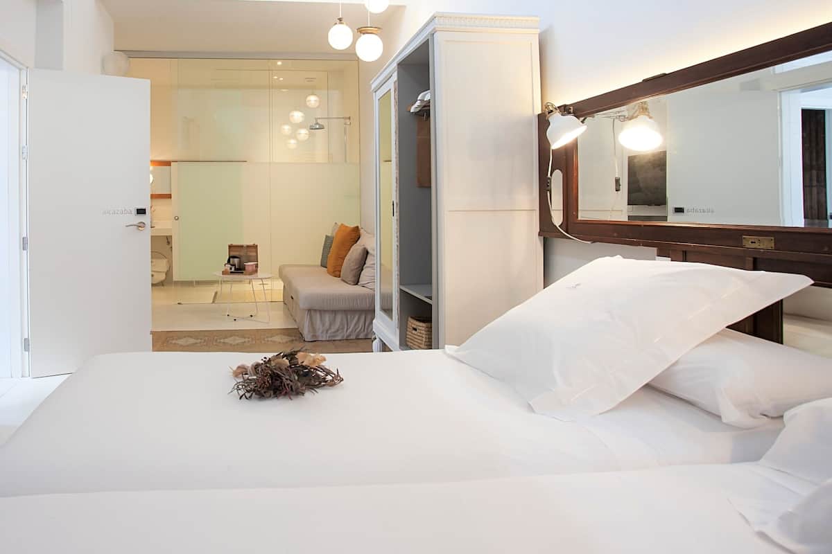 superior double room | 1 bedroom, premium bedding, minibar, in-room safe