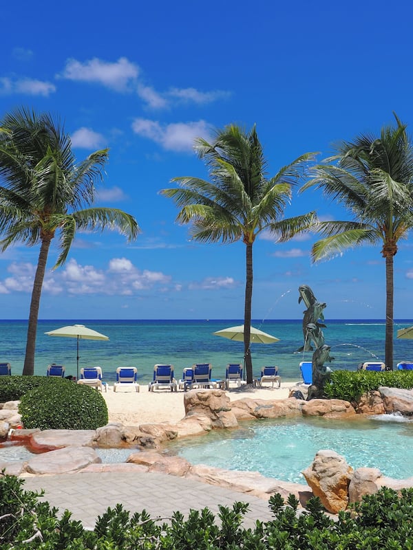 3 outdoor pools, sun loungers