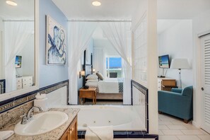 Beachfront Deluxe Studio | 客房内保险箱、遮光窗帘、熨斗/熨衣板、免费 WiFi