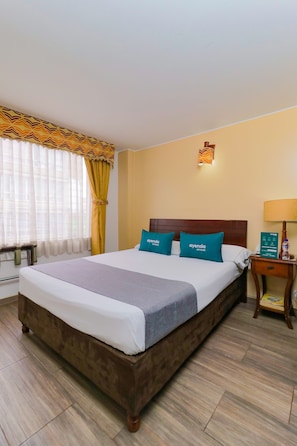 Habitación doble | Ropa de cama hipoalergénica, escritorio, insonorización y wifi gratis