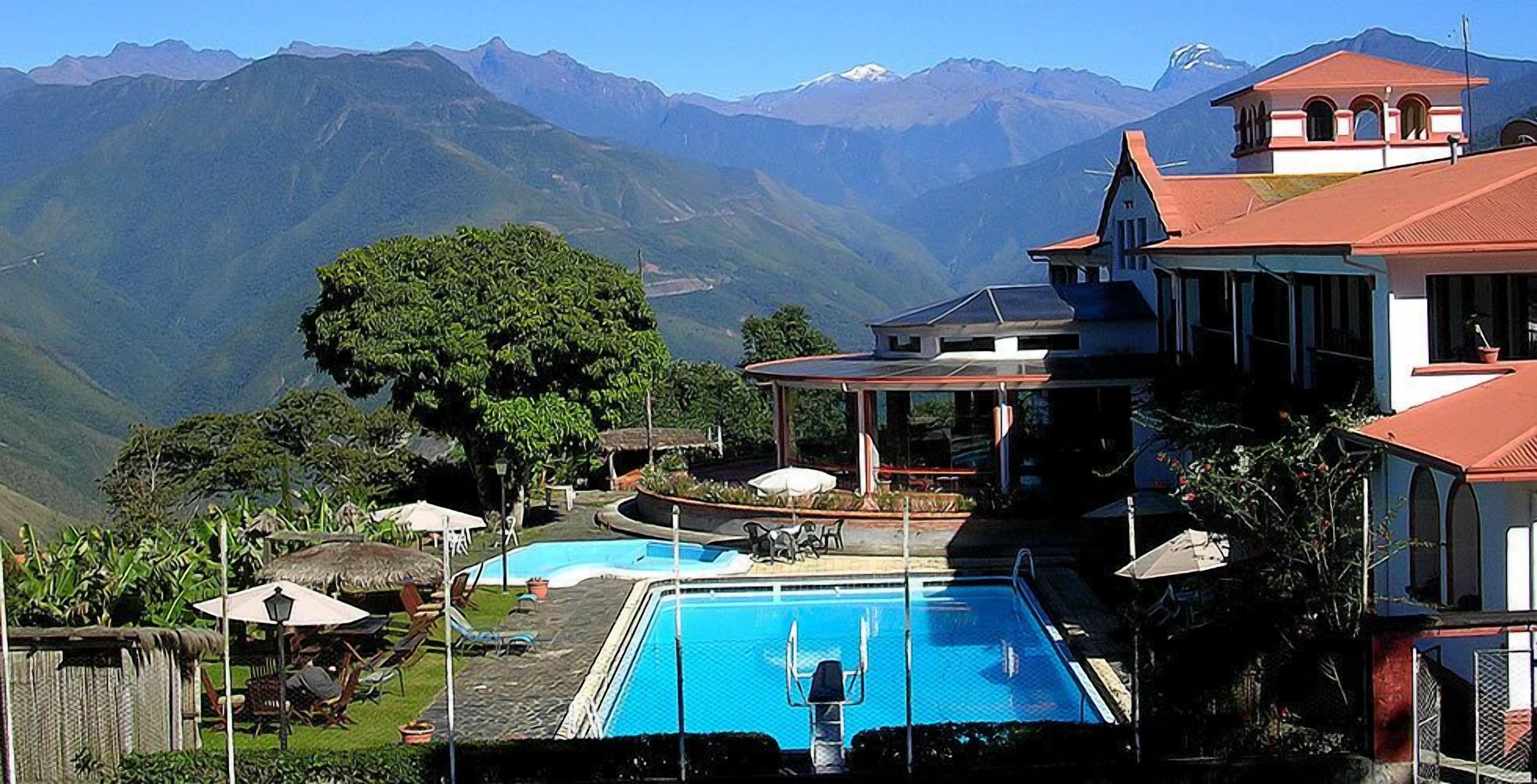 حمّام سباحة خارجي