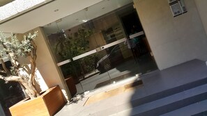 Interior entrance - Achrafieh Apartments (Beirut)
