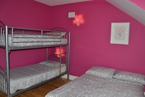 Family House, 5 Bedrooms | 5 bedrooms, premium bedding, iron/ironing board, free cribs/infant beds