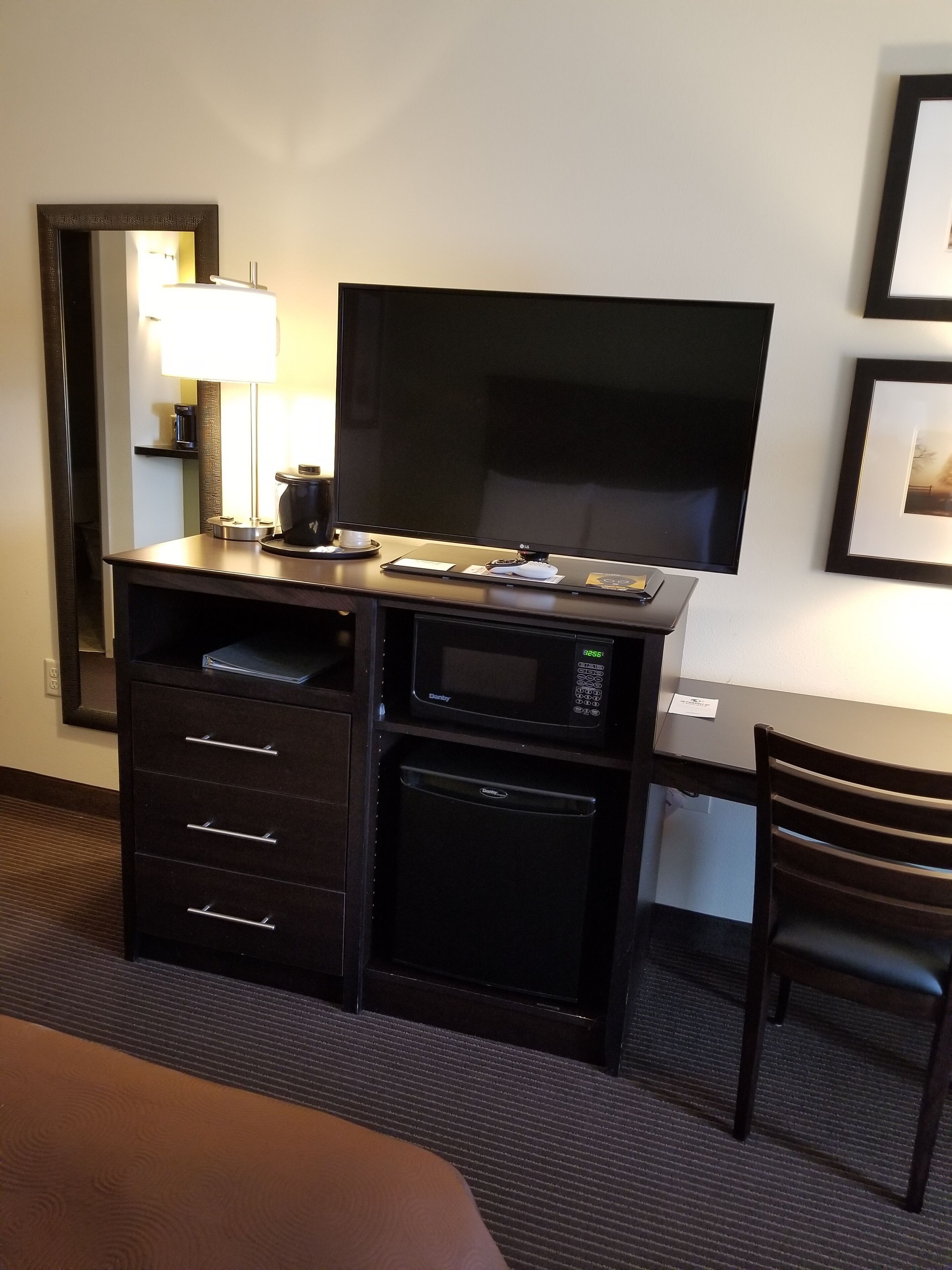 desk, iron/ironing board, free cots/infant beds, rollaway beds