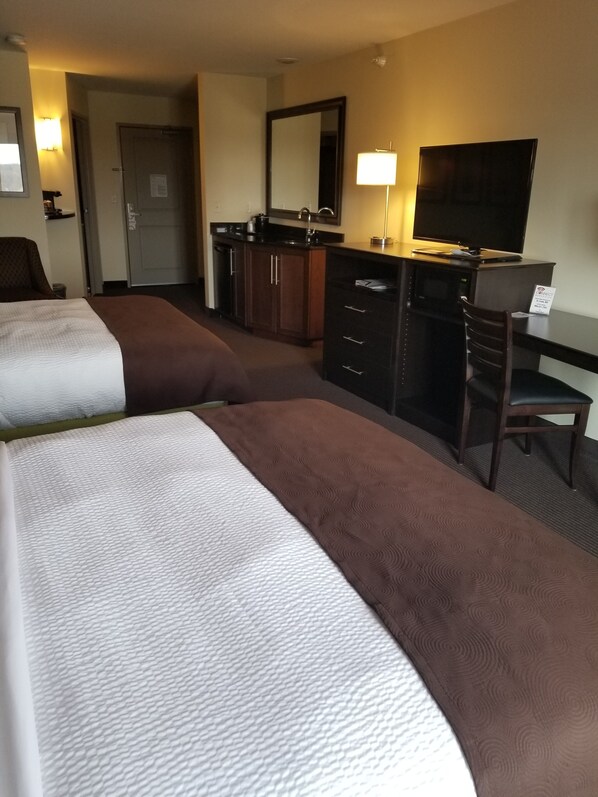 Deluxe Room, 2 Queen Beds, Non Smoking
