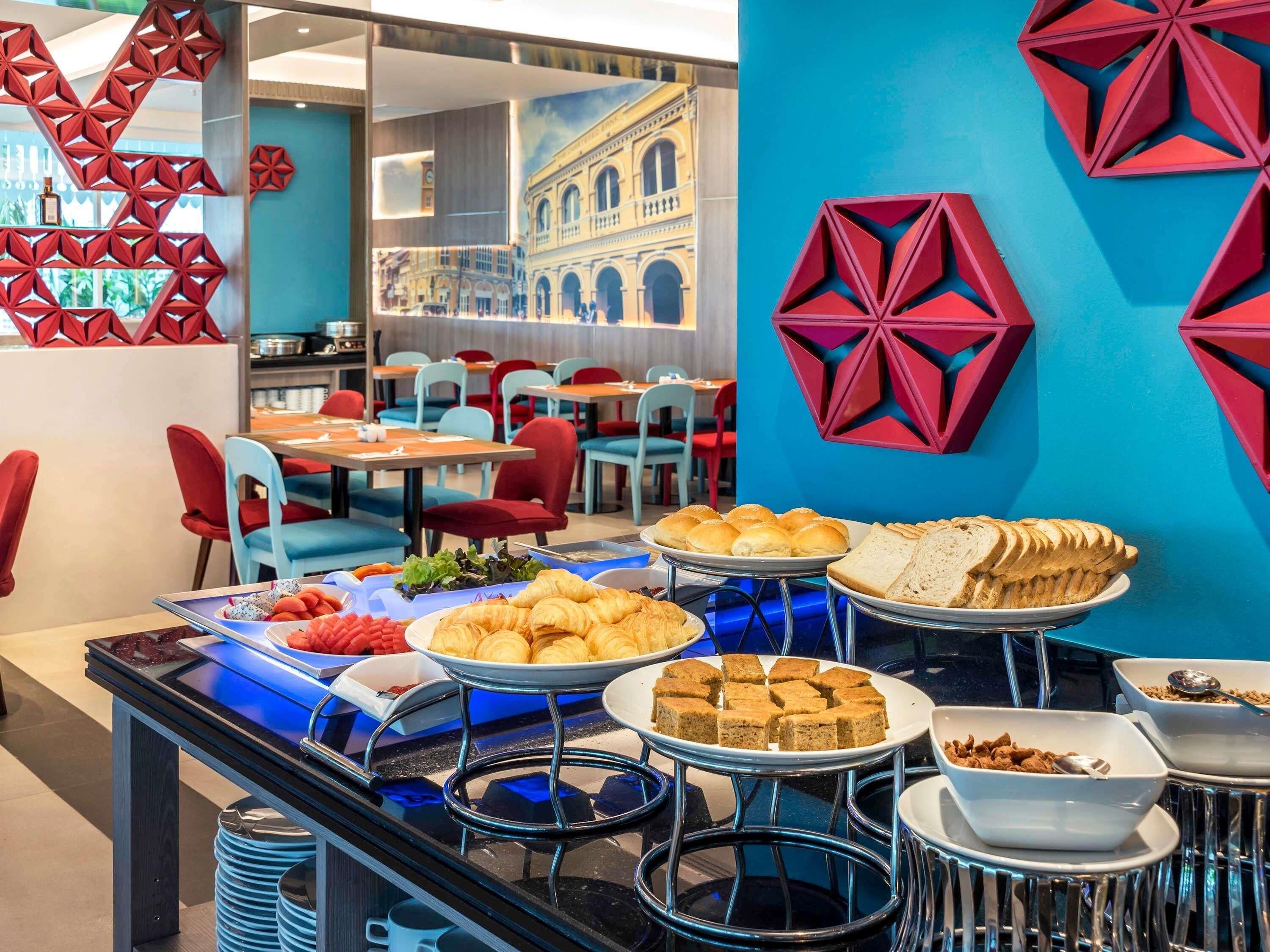 Daily buffet breakfast for a fee