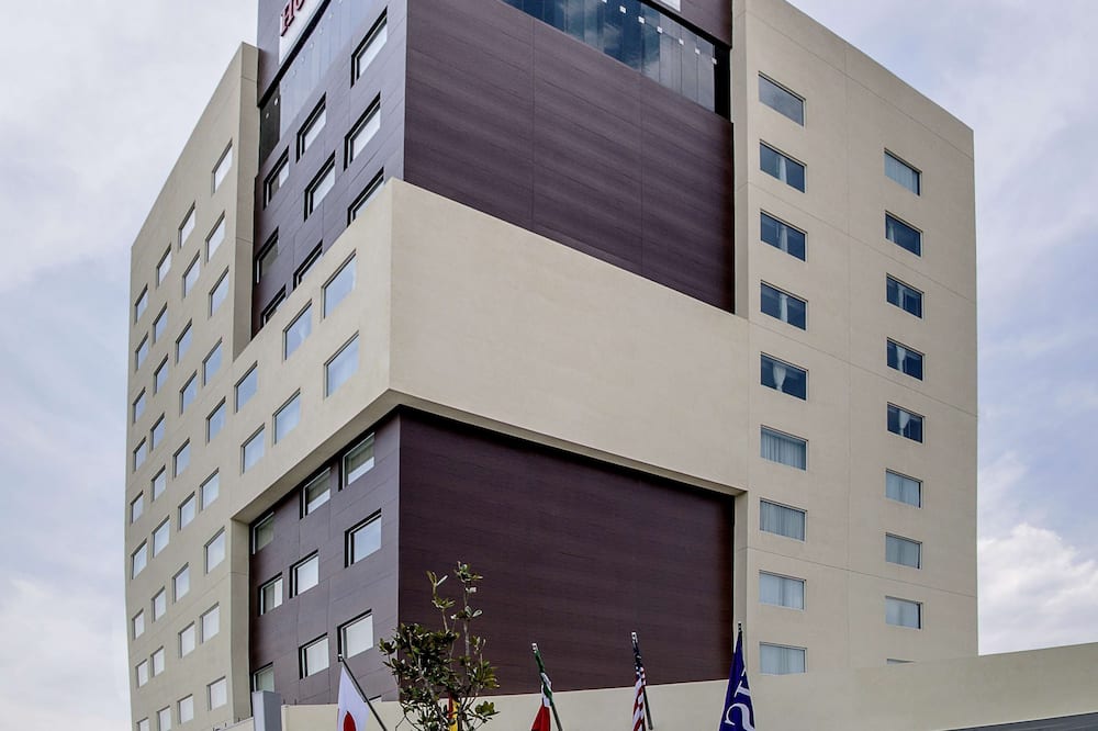 HS HOTSSON Hotel Irapuato