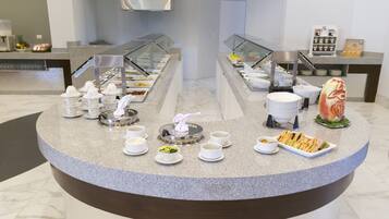 Daily buffet breakfast (MXN 360 per person)
