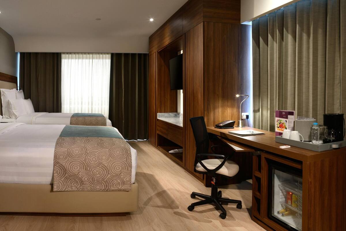 In-room safe, desk, laptop workspace, soundproofing