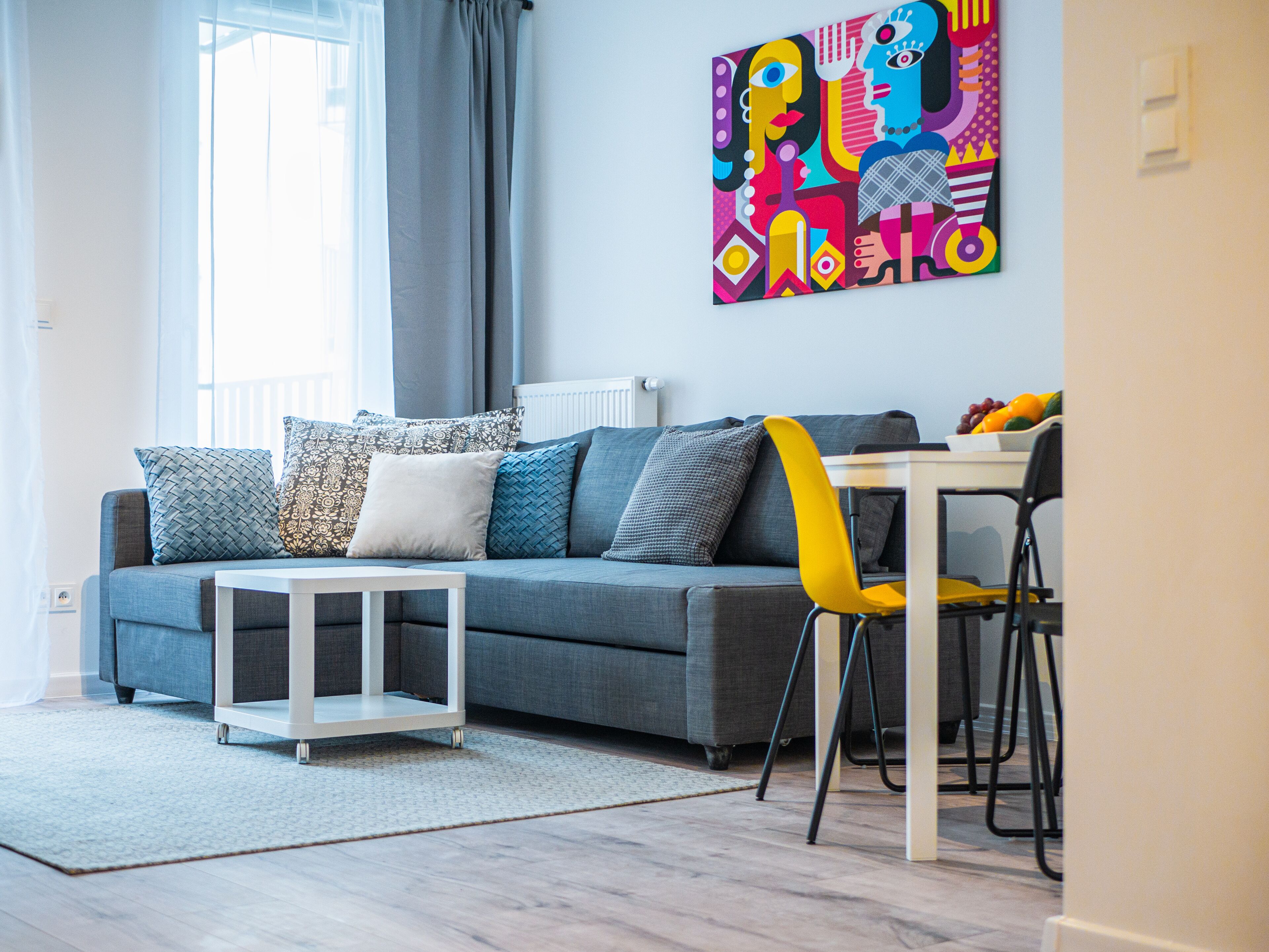 Classic-Apartment (Hollywood) | Wohnbereich | 50-Zoll-LED-Fernseher mit Kabelempfang, Fernseher