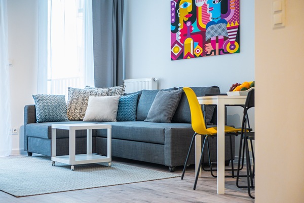 Classic-Apartment (Hollywood) | Wohnbereich | 50-Zoll-LED-Fernseher mit Kabelempfang, Fernseher