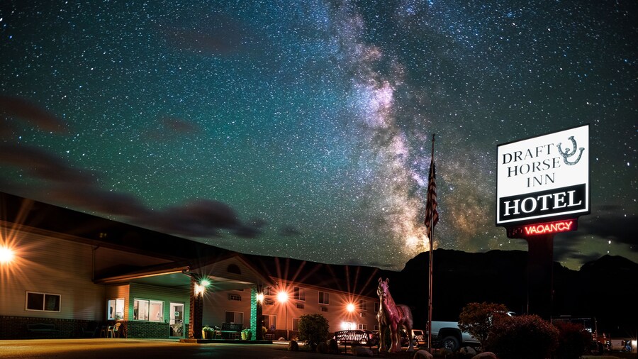 Draft Horse Inn and Suites