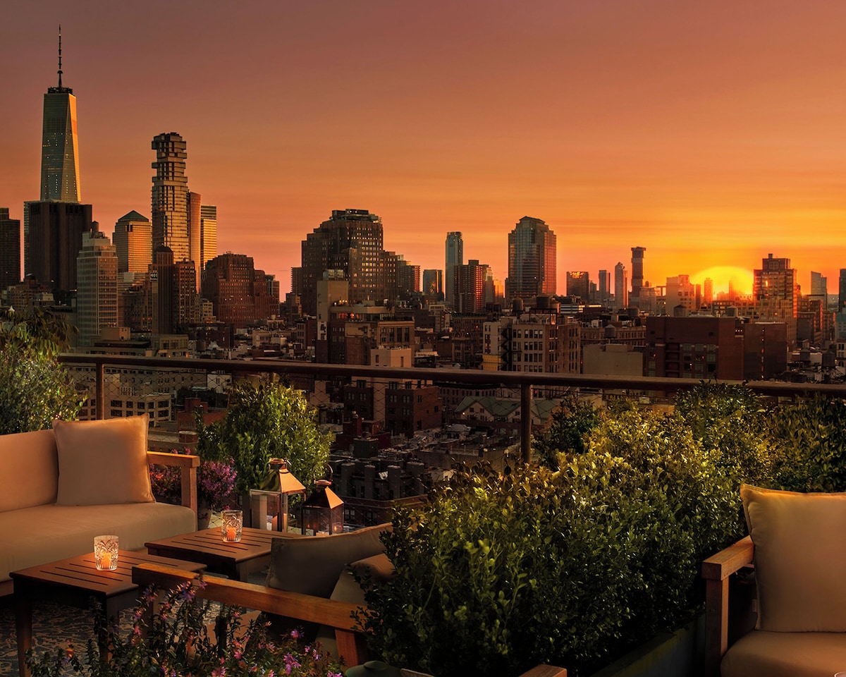 6 bares/lounges, bar na cobertura, saguão/lounge