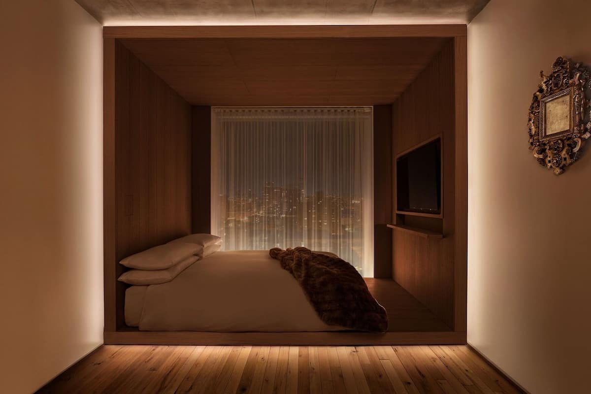 Egyptian cotton sheets, premium bedding, pillow-top beds, in-room safe