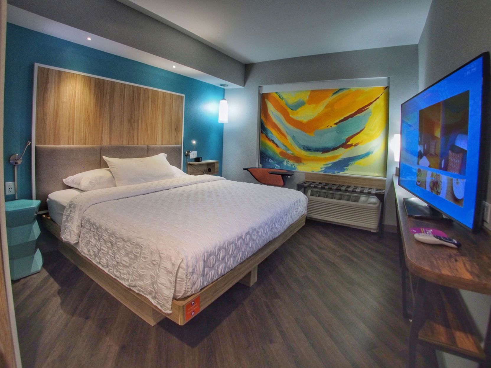 笔记本电脑工作区、遮光窗帘、熨斗/熨衣板、免费 WiFi