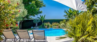 Holiday Home in Barry-d'Islemade with Pool