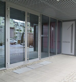 Pintu masuk properti