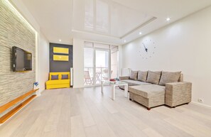 Apartament (Everest) | Sala d'estar | Televisor de pantalla plana de 40 polzades amb canals digitals 