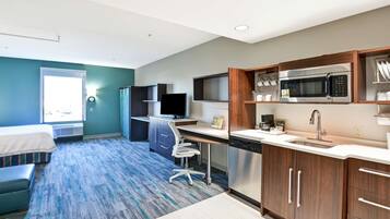 Suite monolocale, 1 letto king | Una cassaforte in camera, una scrivania, postazione laptop
