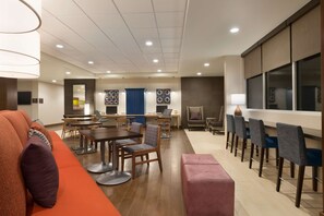 Reception - Home2 Suites by Hilton Glendale - Westgate (Glendale)