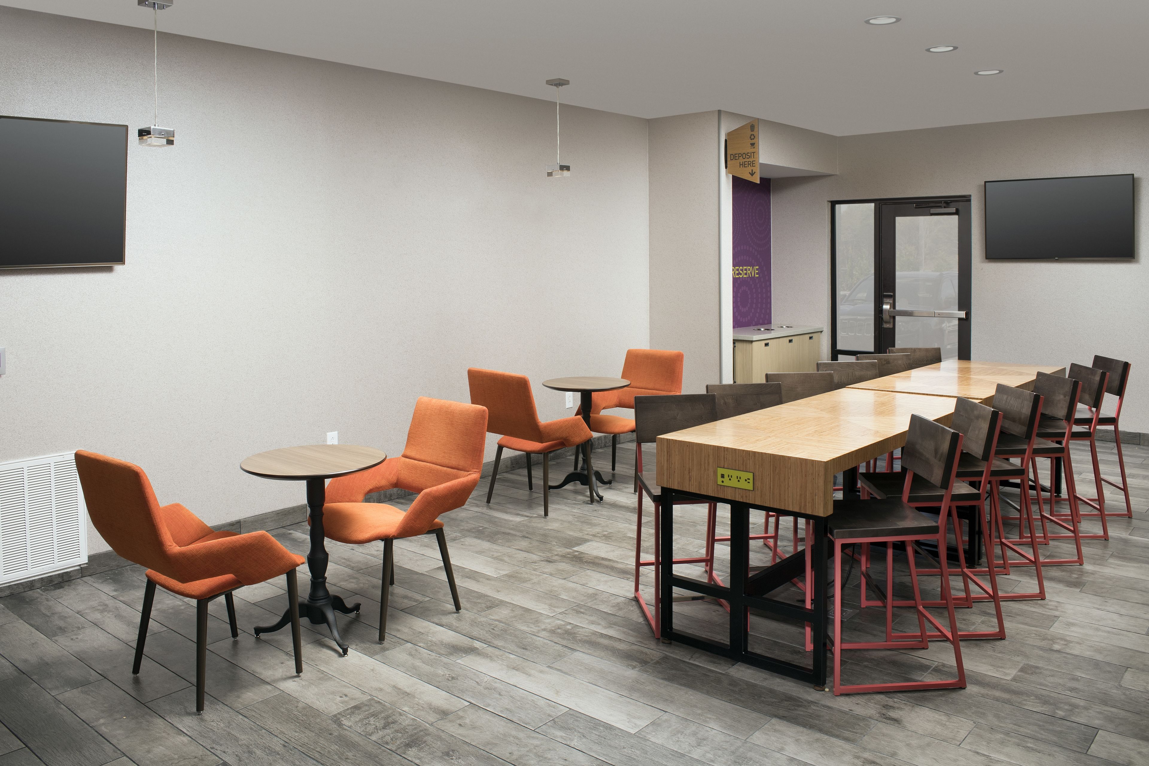 free daily continental breakfast