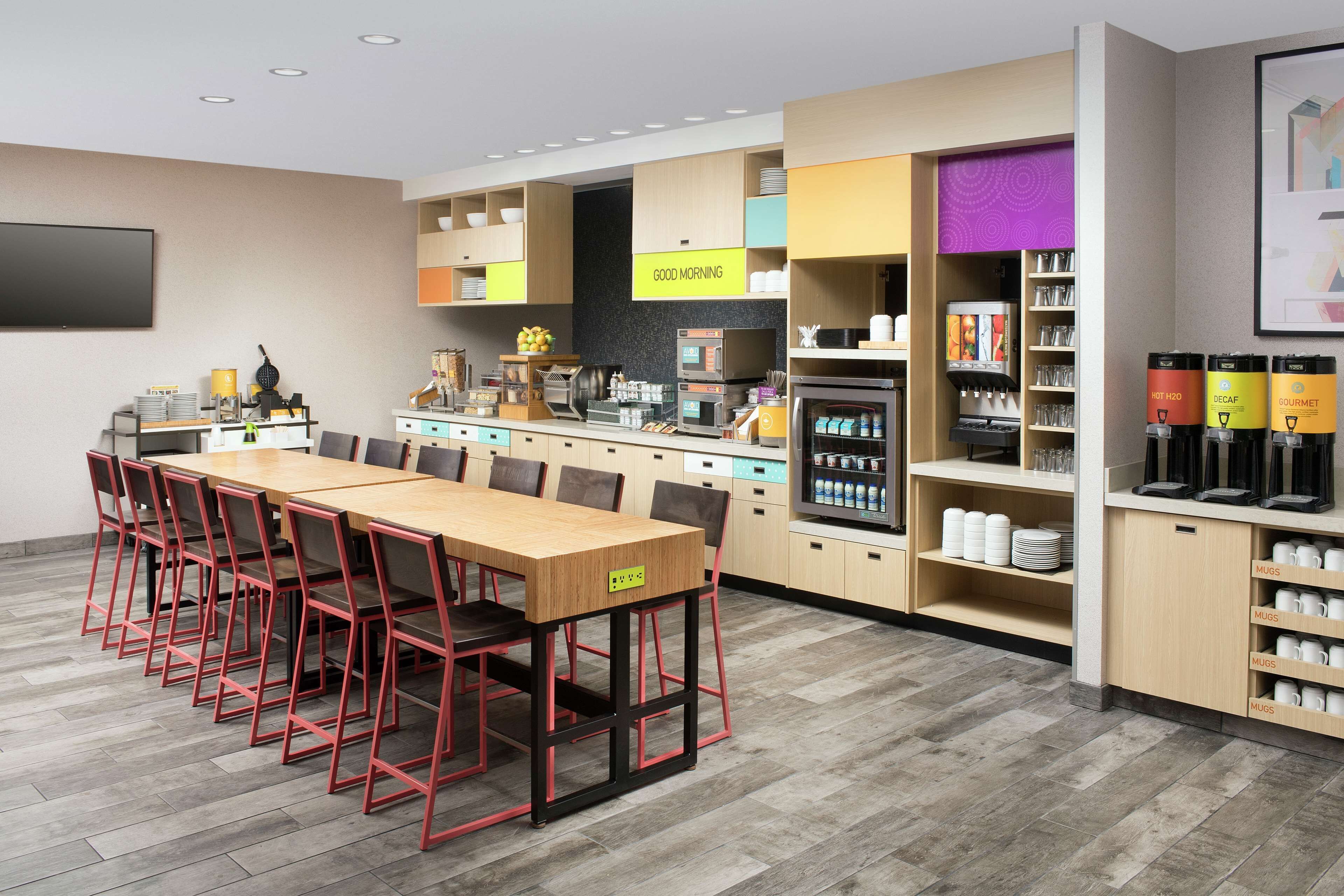 free daily continental breakfast