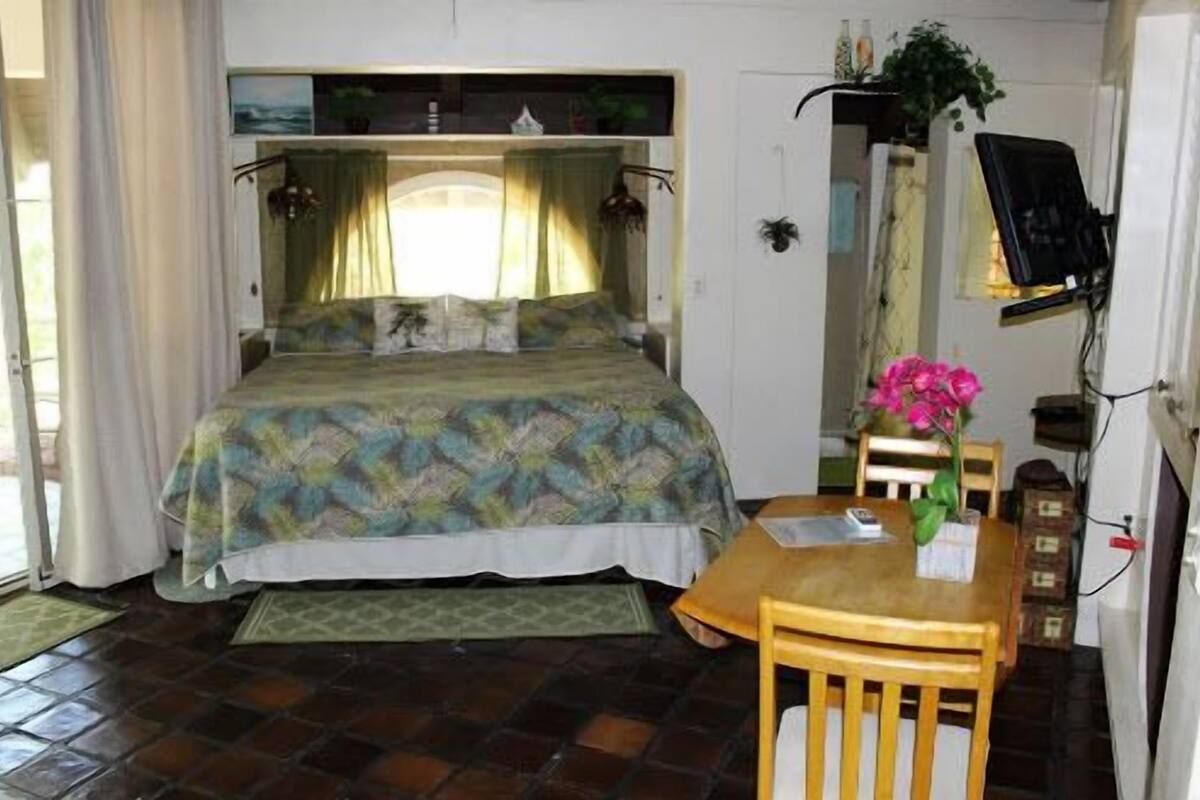 Casa de campo, 1 cama de matrimonio grande, cocina básica (Blue Heron ADULT ONLY)