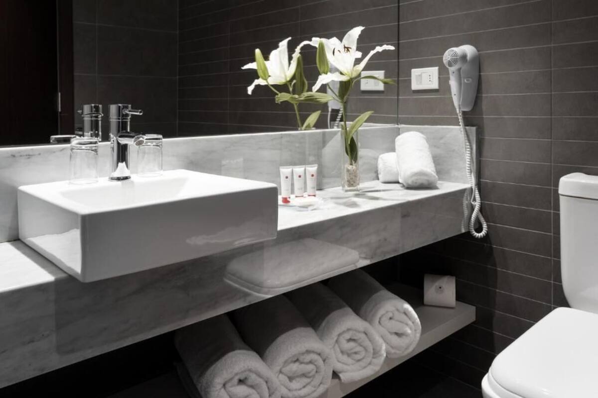 1 bedroom, premium bedding, minibar, in-room safe