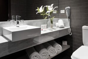 Premium bedding, minibar, in-room safe, desk - Frontier Hotel Rivera (Rivera)