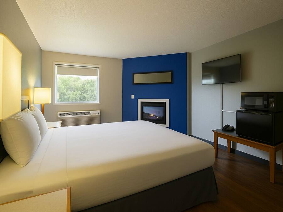Superior Suite, 1 King Bed (Deluxe Executive Suite)