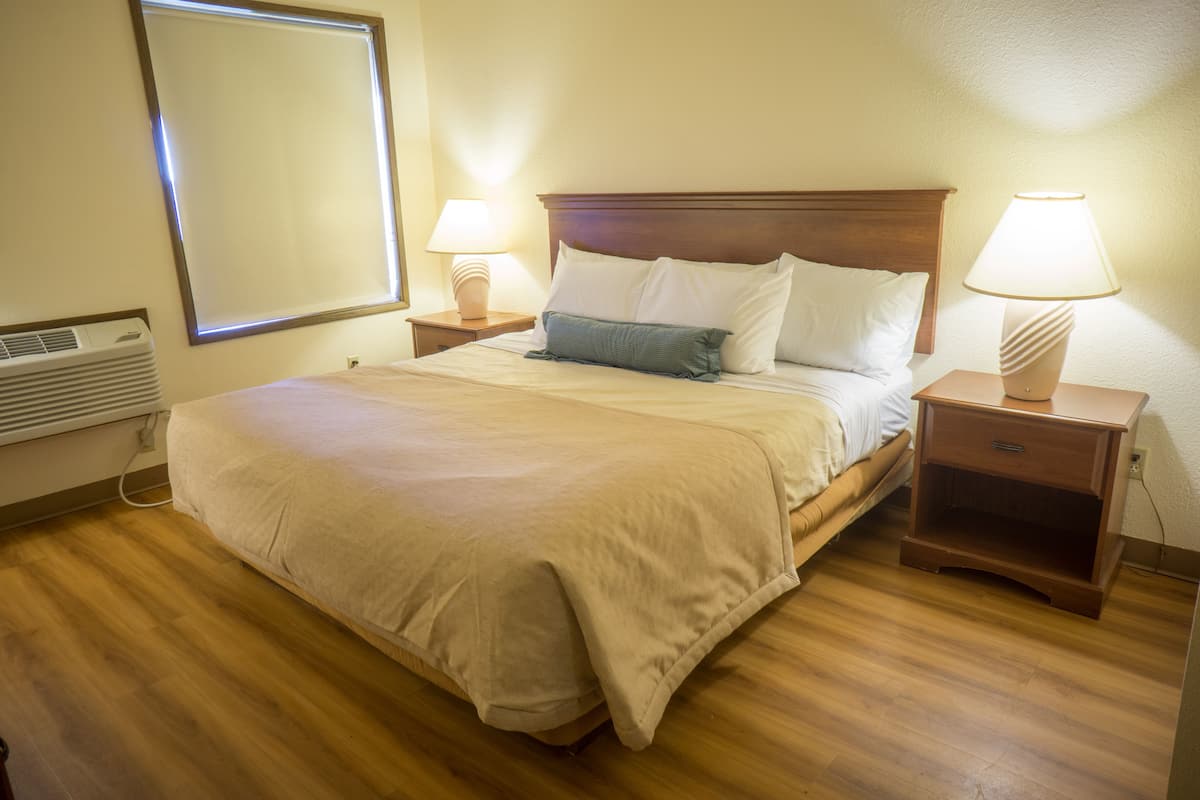 Free WiFi, bed sheets
