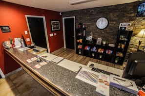 Reception - Sunnyside Inn & Suites (Clackamas)