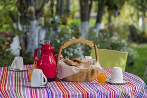 Gratis frukost med lokala rätter varje dag