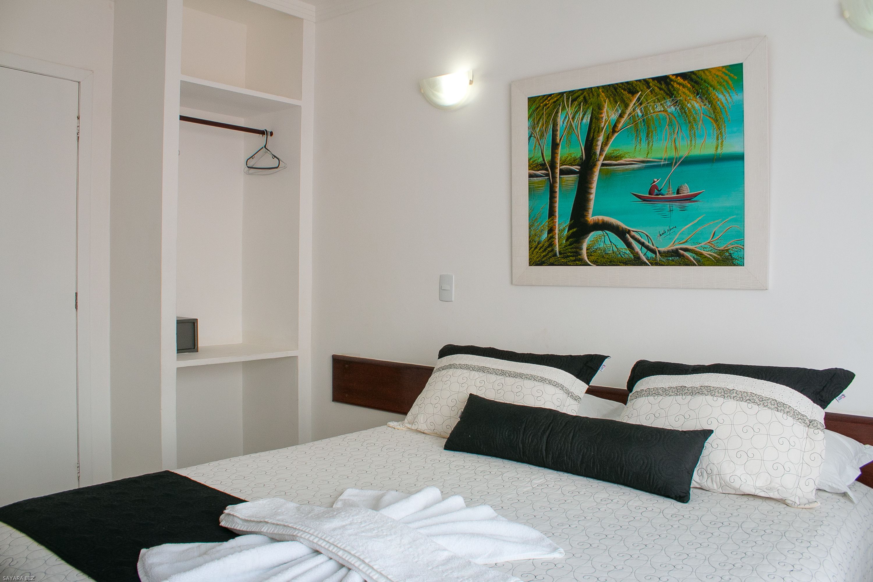 Caja de seguridad en la habitación, escritorio y cortinas blackout 