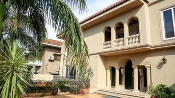 Executive Room | Front of property